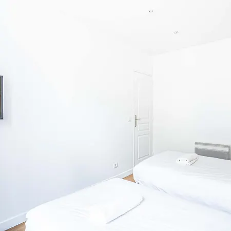Urban Flat 18 - 2 Bedrooms Flat In Apartman *