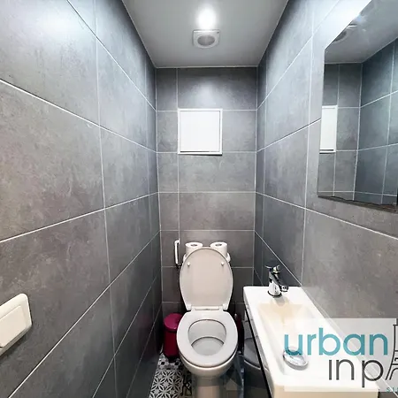 Urban Flat 18 - 2 Bedrooms Flat In Apartman *