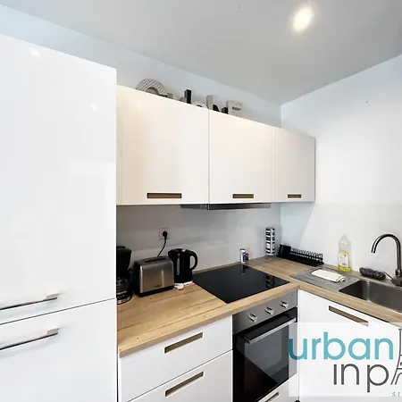 Urban Flat 18 - 2 Bedrooms Flat In Lejlighed