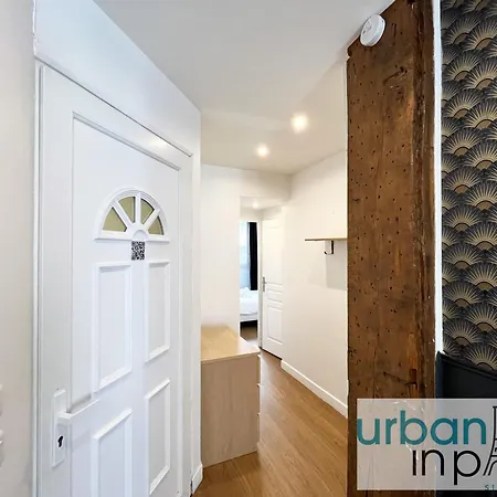 Urban Flat 18 - 2 Bedrooms Flat In *